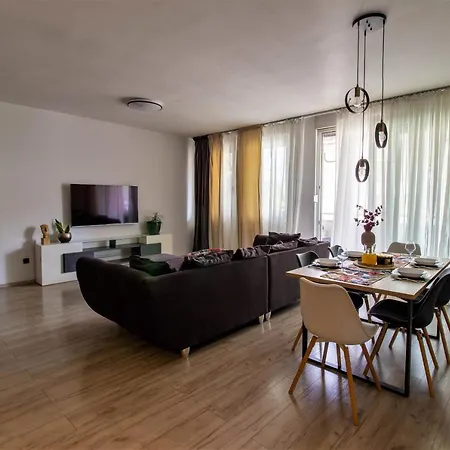 Modern Oasis Private Parking Appartement