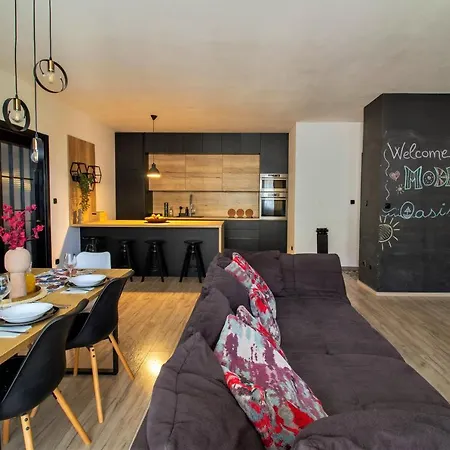 Modern Oasis Private Parking سبليت