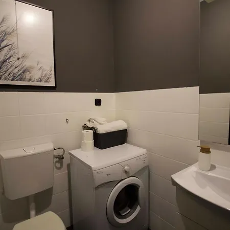 Modern Oasis Private Parking سبليت