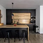 Apartment Modern Oasis Private Parking